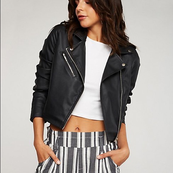Charlotte Russe Jackets & Blazers - Spring Blowout! ✨ Black Faux Leather Cropped Moto Jacket, Medium✨